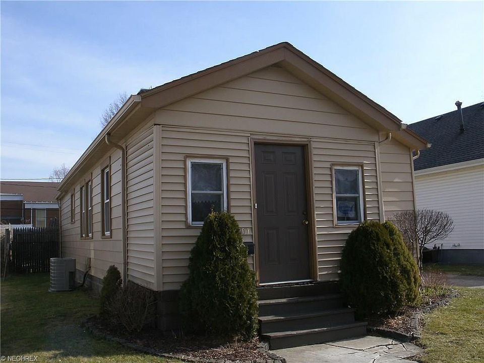 1st image of 4407 W 139th St