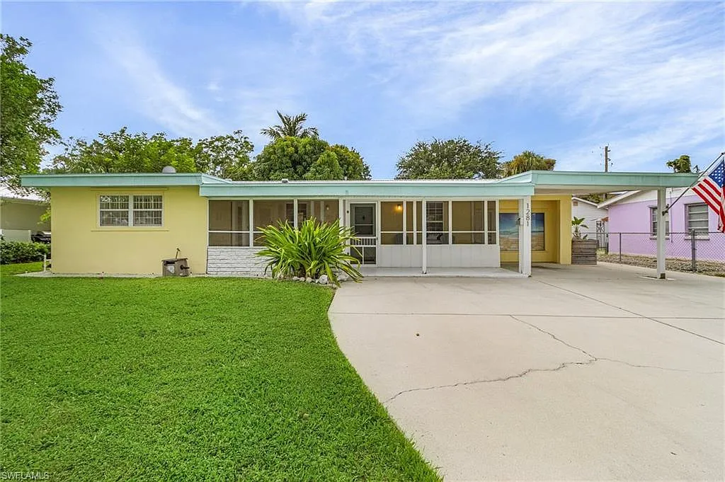 4 bed, 2.0 bath, 1580 sqft, $7,000 — Photo 2