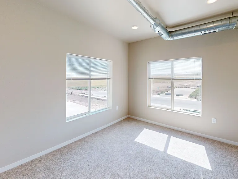 10Bedrock Apartments — Photo 47