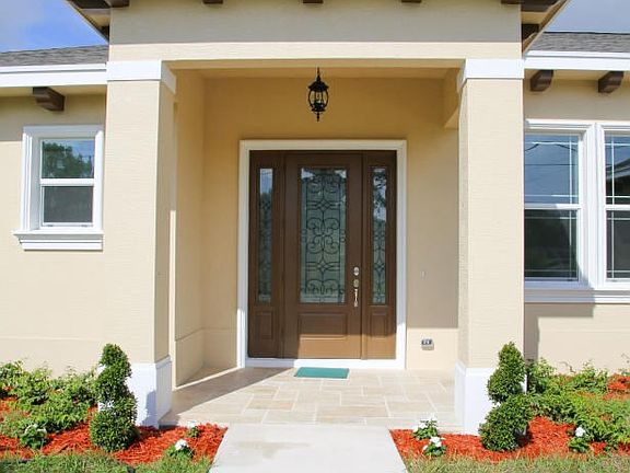 6.Door
