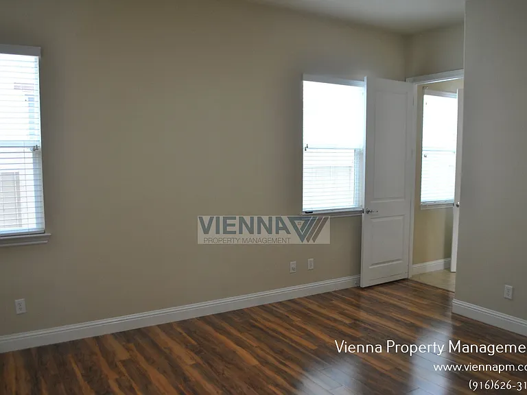 2101 Harpford Dr — Photo 14
