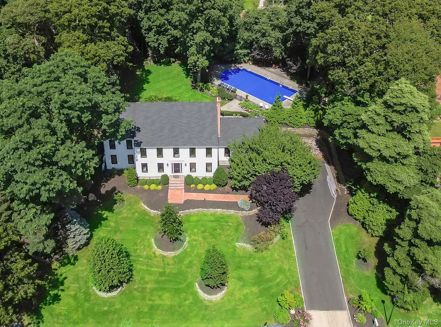 9 Maureen Drive photo 1