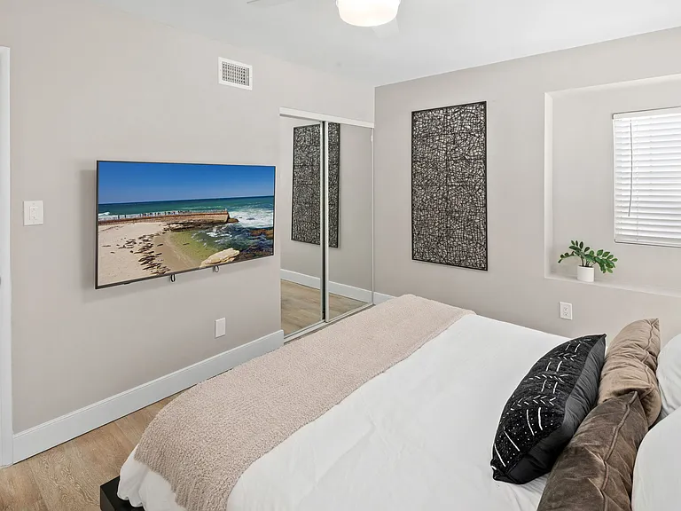 1648 El Prado Ave — Photo 33