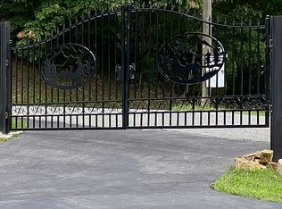 492 Grandview Rd, Daniels, WV 25832