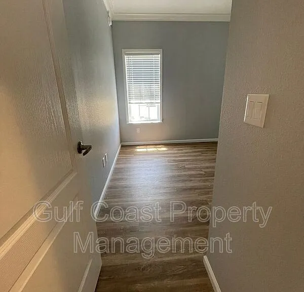 3200 Holly Ave — Photo 28