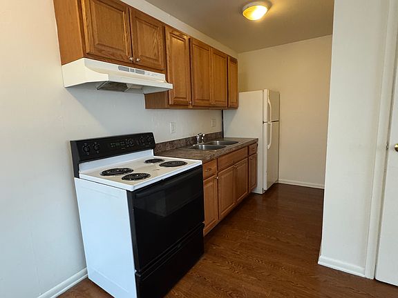 2nd image of 272 S Davis Ave #A