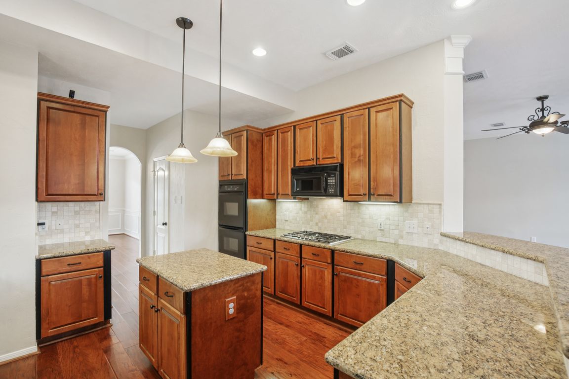 Haughton Dr-0406-017.jpg