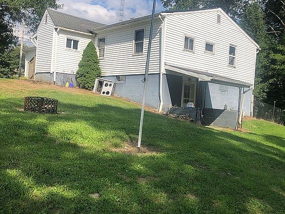 2nd image of 1249 County Road 1475