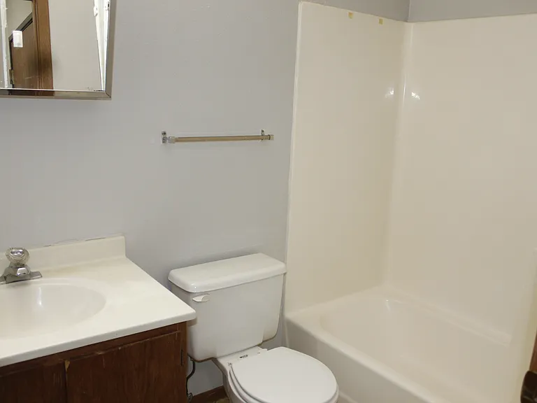 920 Southland Ln — Photo 7