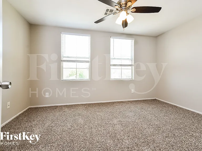 4822 Canary Diamond Ave — Photo 15