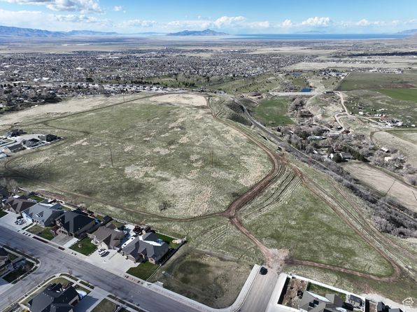 700 N Middle Canyon Rd E, Tooele, UT 84074