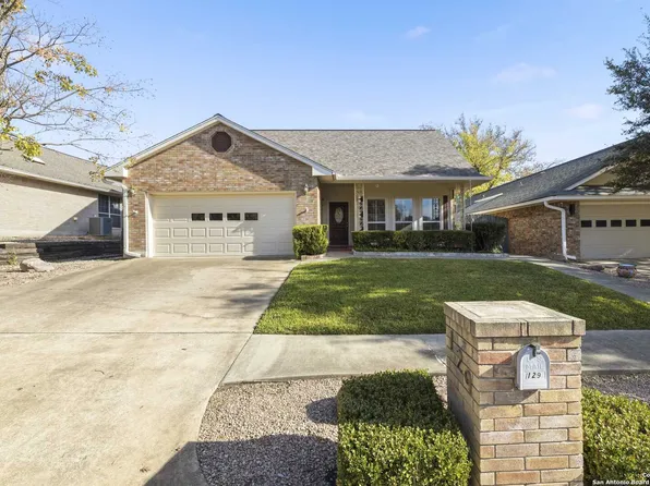 129 Los Cedros Loop, Kerrville, TX 78028