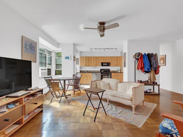 575 Grand Street G302 image 3 of 7