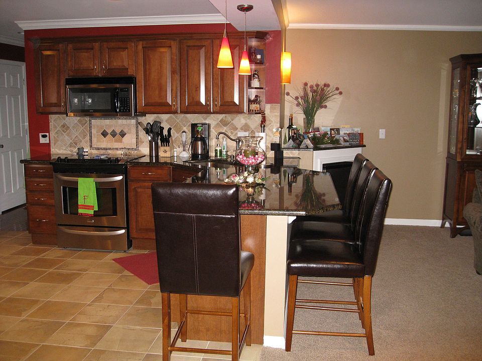2nd image of 203 Cherry Dr