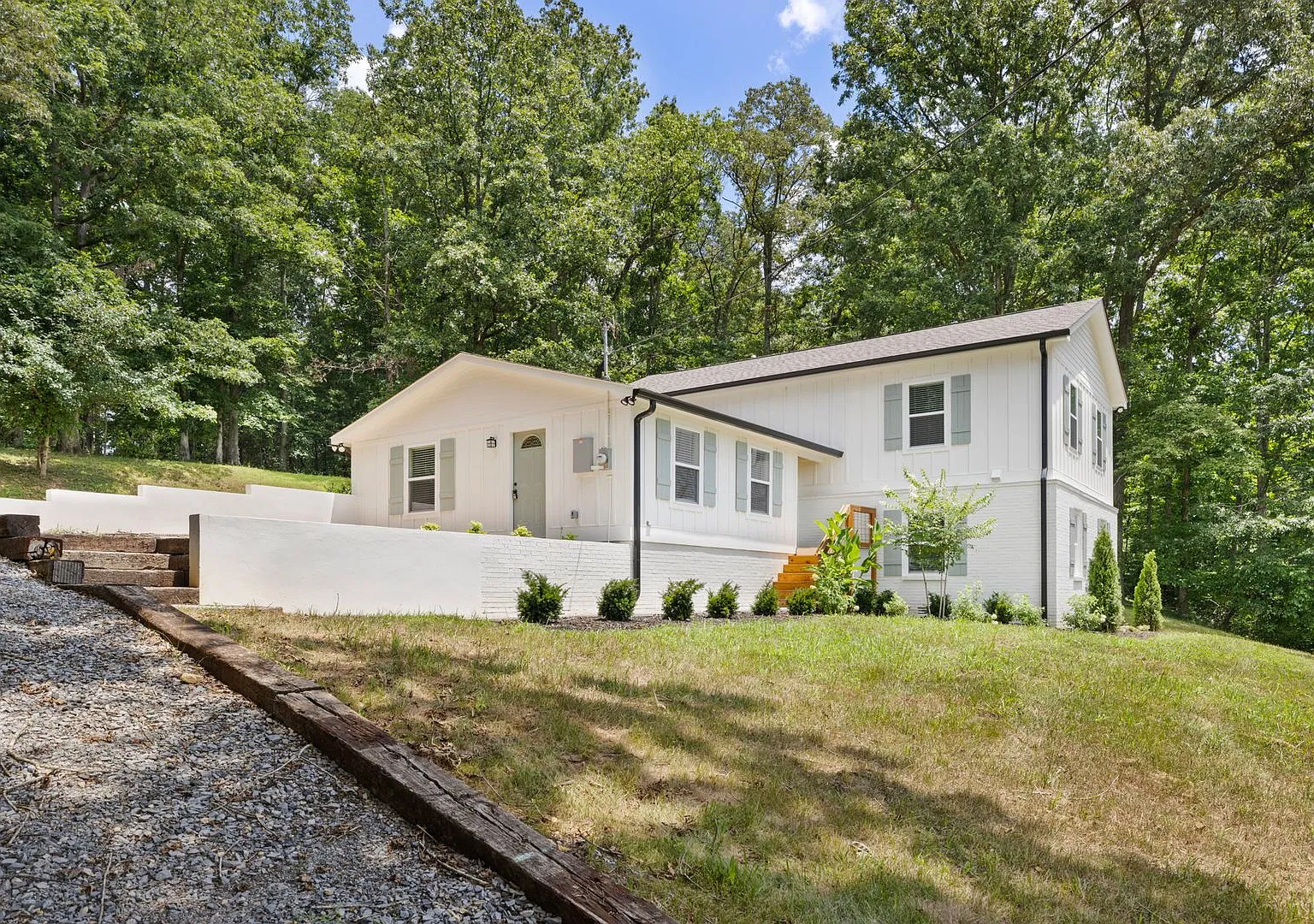 Four Bedroom Four Bath Home — Photo 2