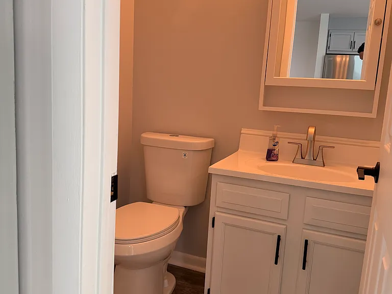 8509 Sextant Dr — Photo 2