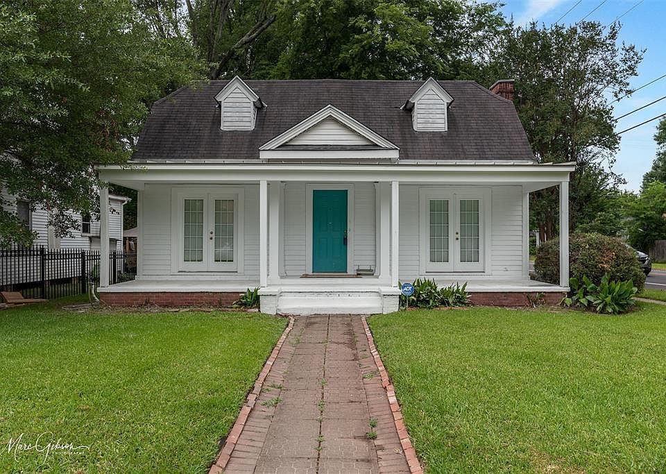 1st image of 335 Forest Ave