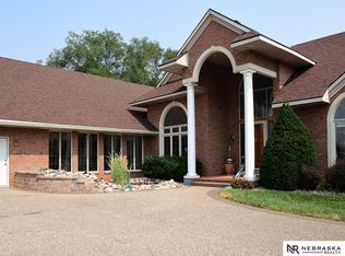 18375 Military Rd, Bennington, NE 68007