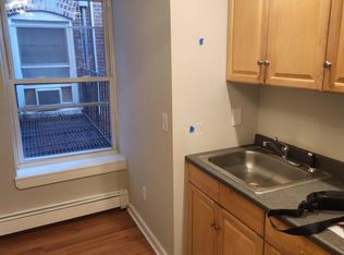 28 Fleet St #27, Boston, MA 02113
