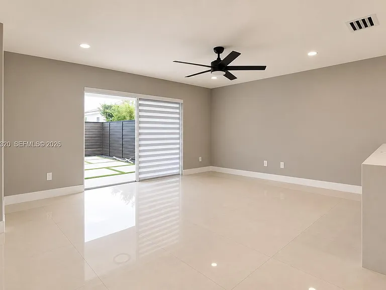 16354 SW 48th Ter — Photo 8