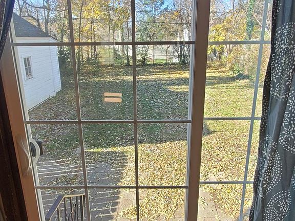 5th image of 709 Hemphill St