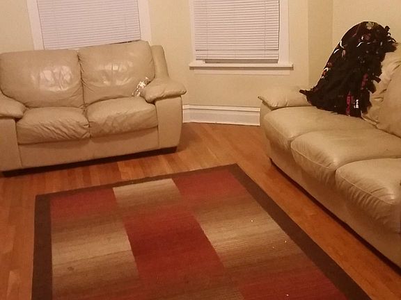 4th image of 2427 W Gunnison St