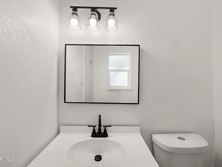 249 Vista Bonita St — Photo 20