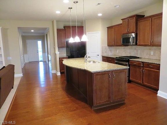 5th image of 9404 Foxboro Dr