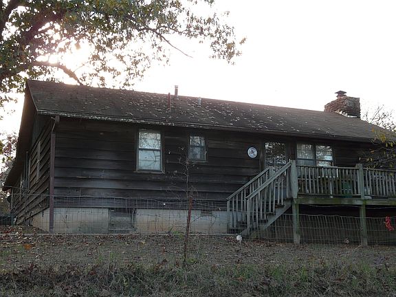 4th image of 718 Candlelight Ln