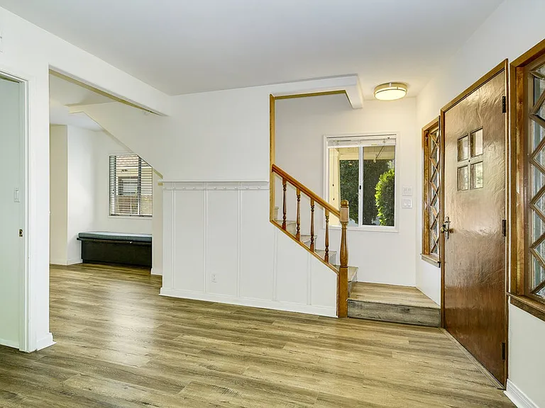 4721 Edgeware Rd — Photo 9