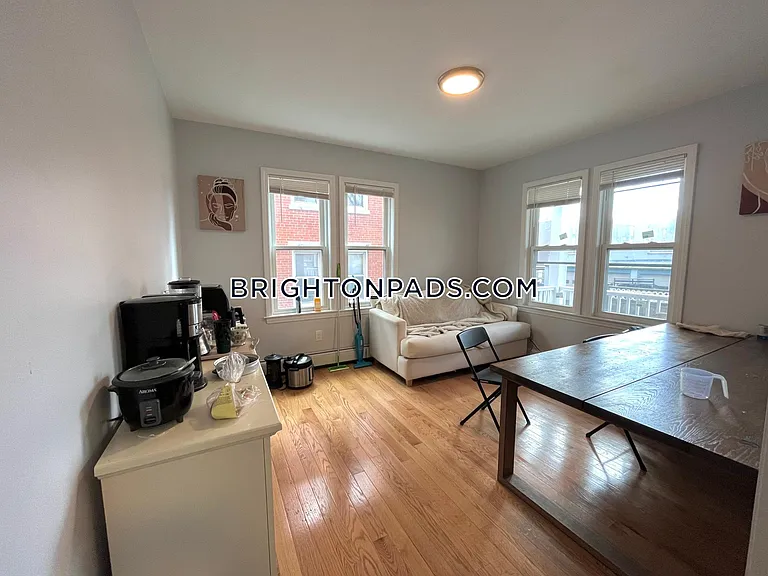29 Waverly St #1 — Photo 8