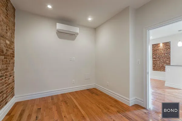 Rented by Bond New York | media 27