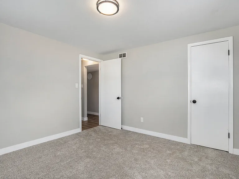 6423 Kendall St — Photo 8