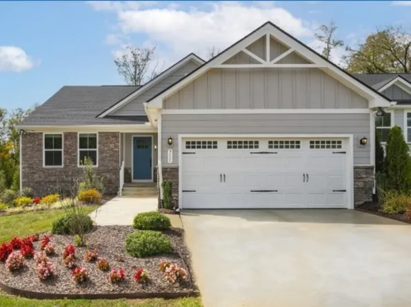 711 Cottage Dr, Columbia, TN 38401