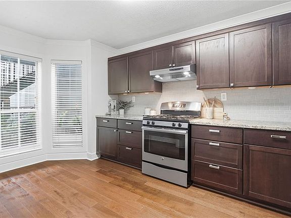 4th image of 2901 Lenox Rd NE #610