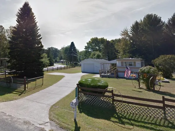 9557 Stetler Dr, Jackson, MI 49201
