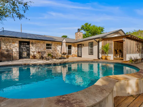 105 JACOB DR, Boerne, TX 78006