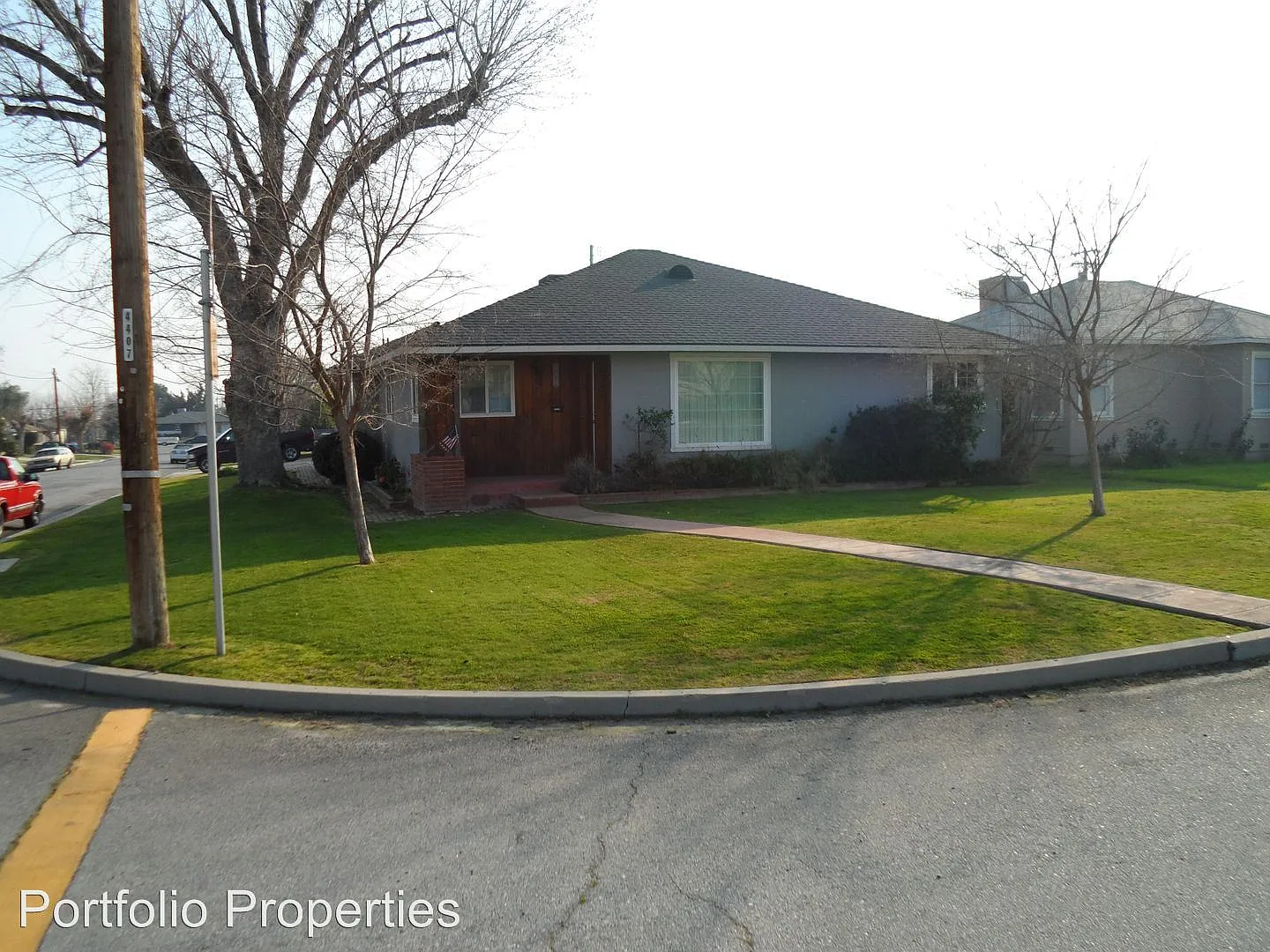 325 Circle Dr photo 1
