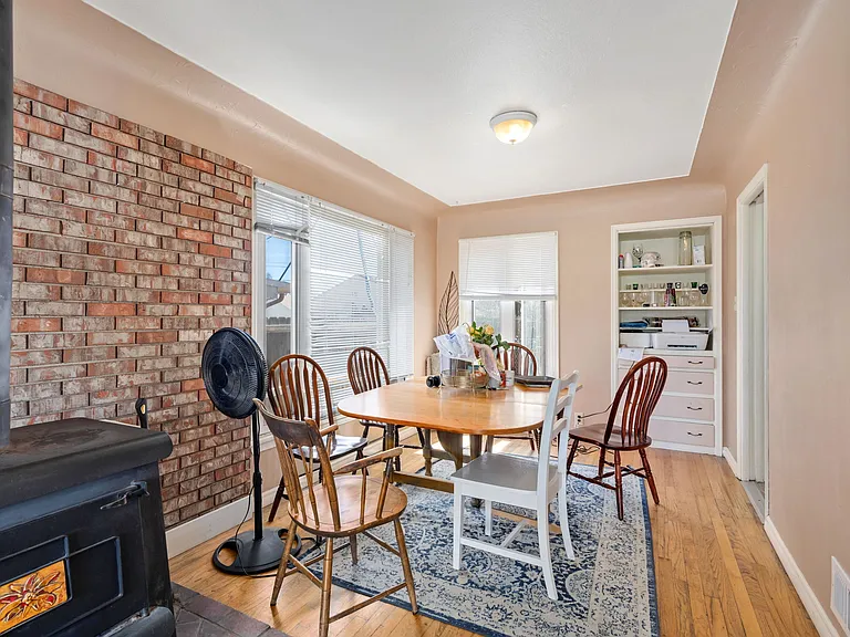 821 W Mulberry St — Photo 27