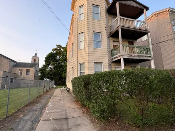 105 Division St Floor 1, Waterbury, CT 06704