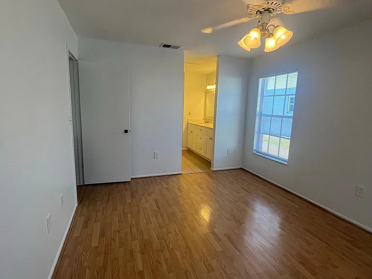 2920 Bradley Ct — Photo 11