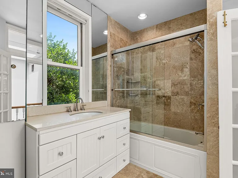 3044 Cambridge Pl NW — Photo 16