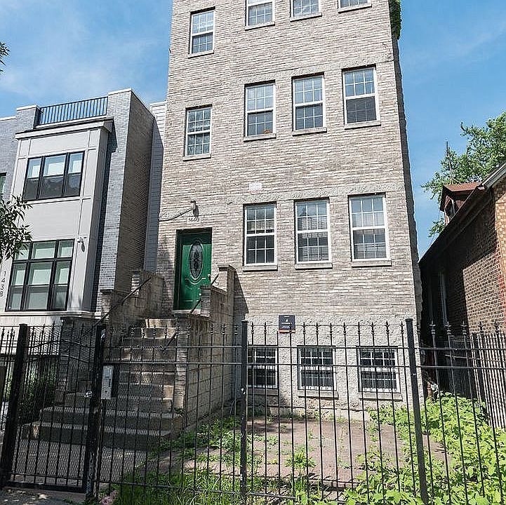 1st image of 1440 N Washtenaw Ave APT 3