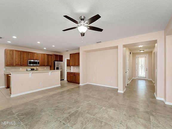 3rd image of 756 Rembrandt Ave