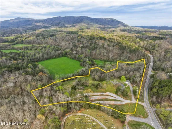 1805 Mecca Pike, Tellico Plains, TN 37385