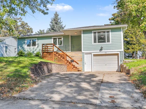 316 Lincoln St, Pella, IA 50219