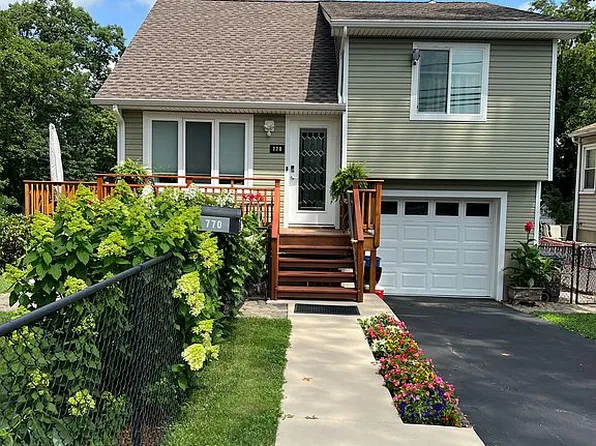 770 Lake Shore Dr, Parsippany, NJ 07054