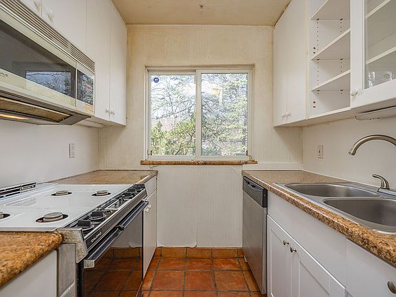 5th image of 5410 Mosholu Ave #1