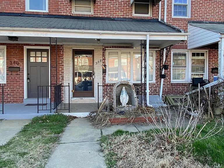 338 Gusryan St — Photo 1