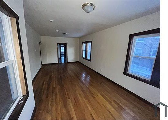 3rd image of 1313 Van Buren St #1